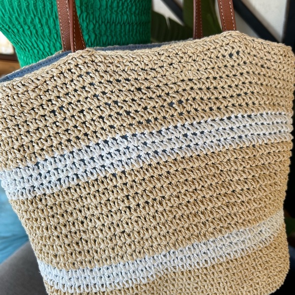 STRAW GETAWAY TOTE - NATURAL Stylish Tan and White Woven Tote Bag - Picture 2 of 7